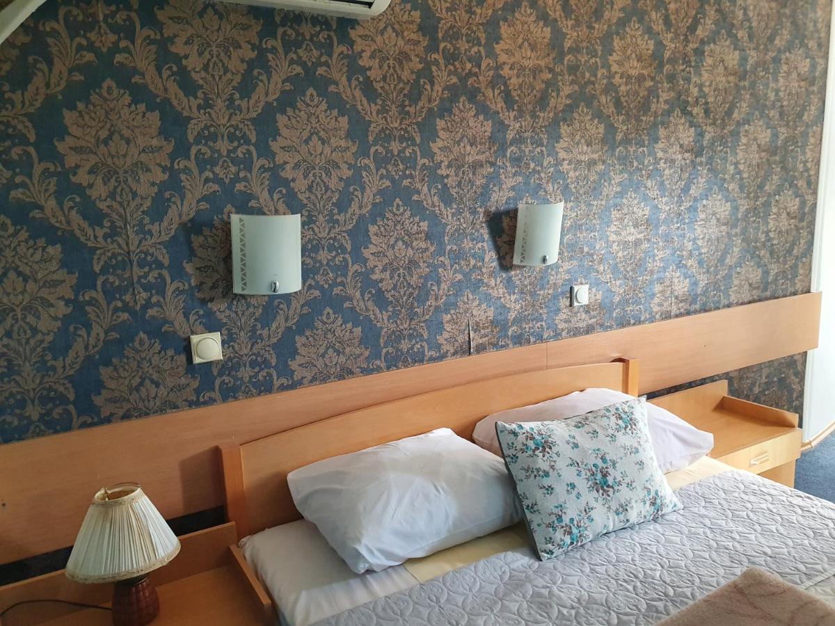 Motel Zoka Dvorovi エクステリア 写真